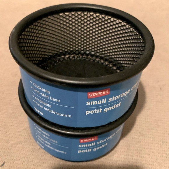 New 2x Staples Storage Cup Black Mesh, Stackable, Non-Skid Base - Picture 1 of 3